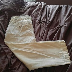 Size 6 Gap white capris like new